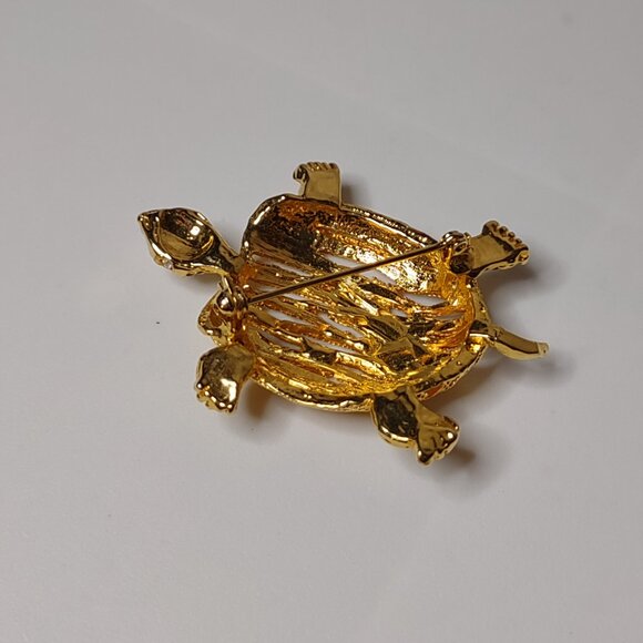 Very Awesome Gold Tone Turtle Brooch With Clear Stones - Picture 11 of 11